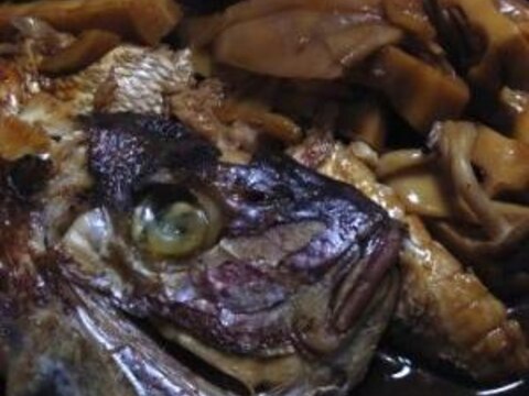 旬の味　たけのこと鯛のアラの煮物